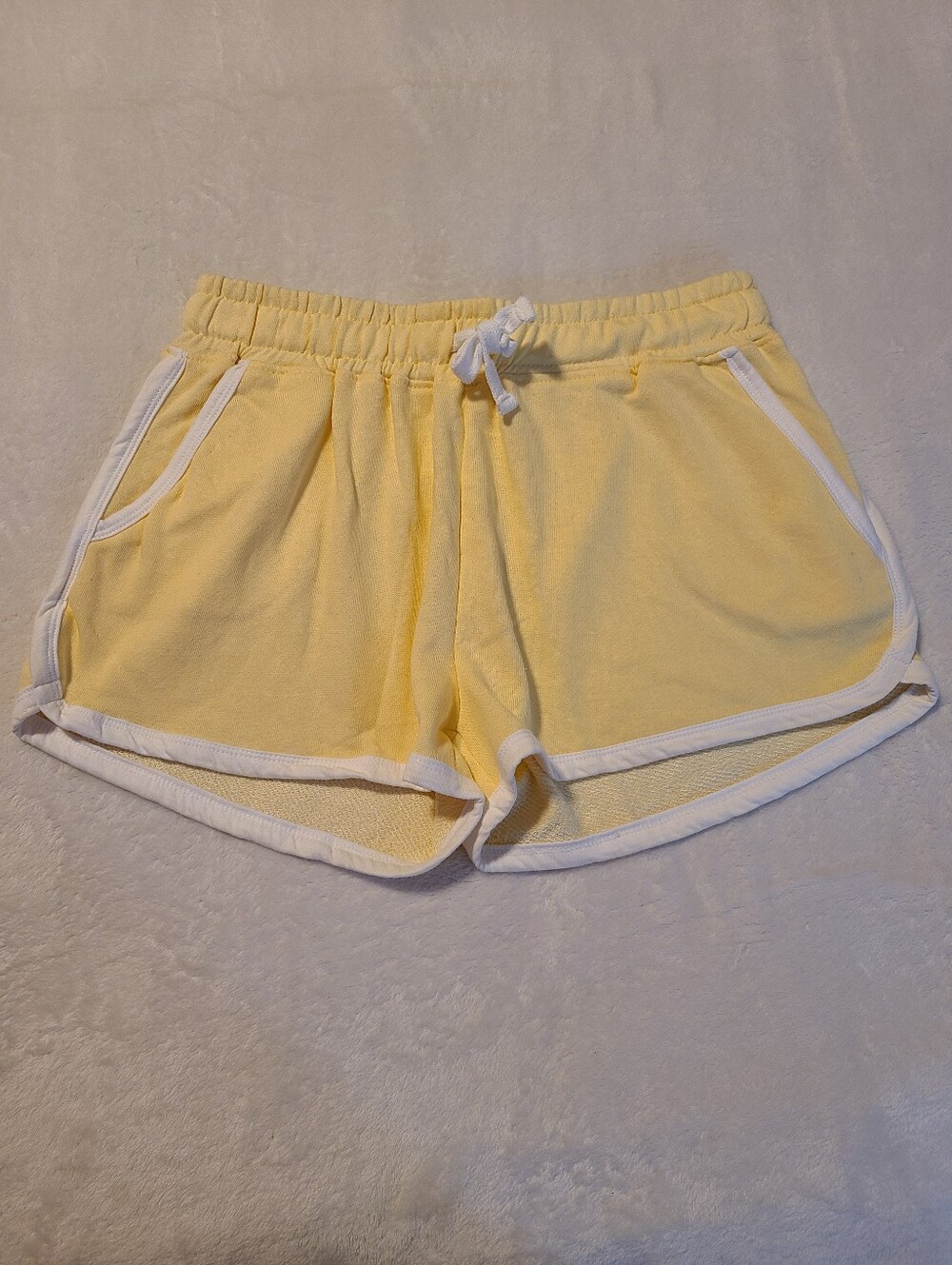 Relaxx Women's Soft Terry Casual Shorts with White Trim Size M - NWT